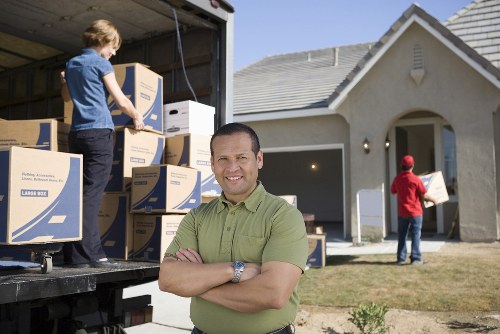 Packing and preparation checklist for a Woodside Park moving van service
