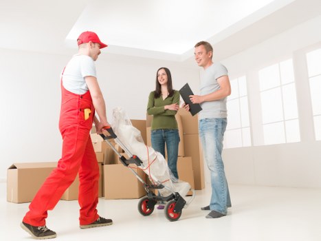 Preparation checklist for booking a moving truck in Woodside Park