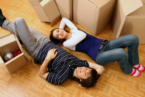 Local moving van service for flats and houses in Woodside Park